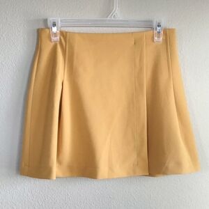 French Kiss Size Medium Yellow Women's Skirt With Shorts